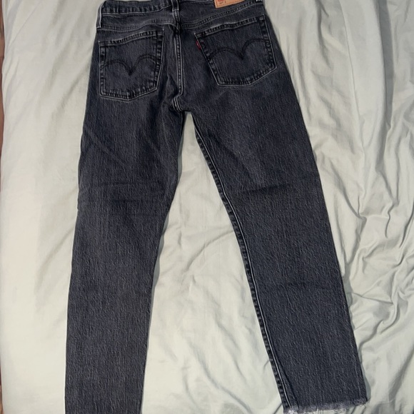 Black 501 Levi straight leg pants - Picture 2 of 3